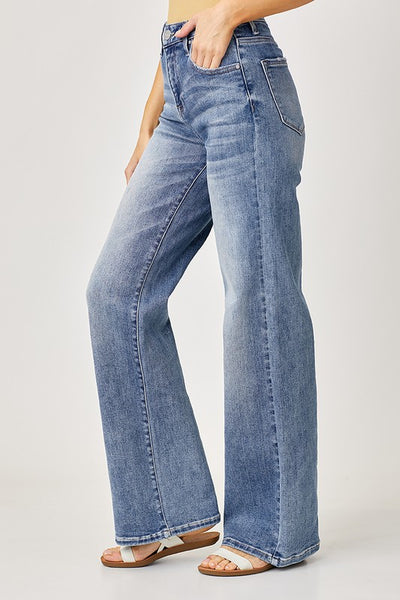 Risen WIde Leg Jeans